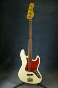     <br>Fender Jazz Bass JB-62 fretless