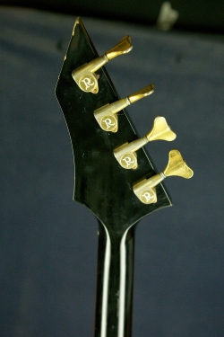 B.C.Rich warlok bass