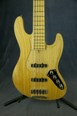 Bacchus Handmade 5-string Activ Bass