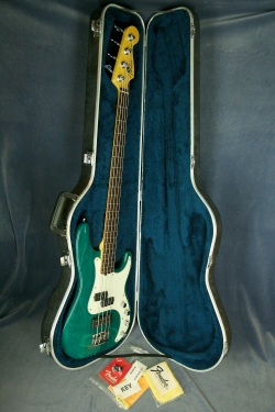 Fender American Deluxe Precision Bass с кейсом