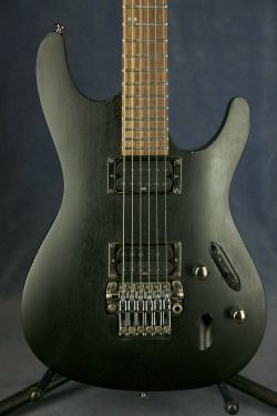 Ibanez S320 