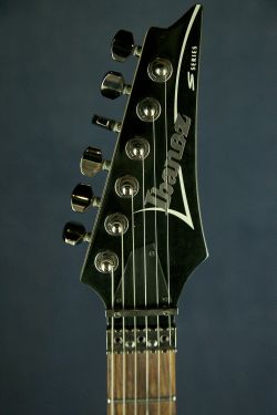 Ibanez S320 