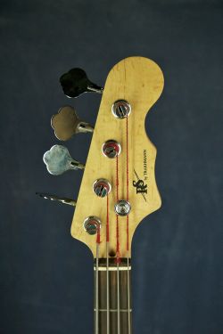 RS by Trakhmann Jazz Bass 