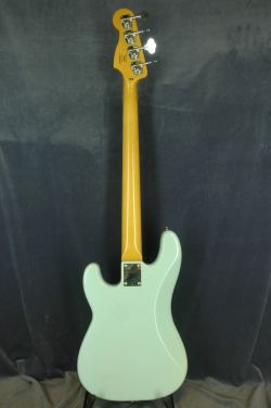 Squier precision bass