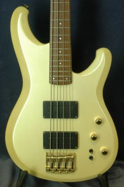 IBANEZ RB824