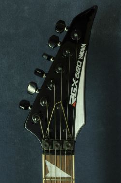 Yamaha RGX820