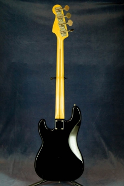 Fender PB-72 Black