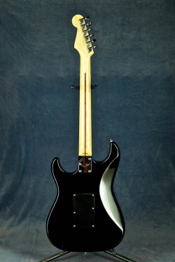 Fender STR-650 Blk