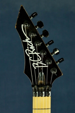 B.C.Rich Gunslinger Black