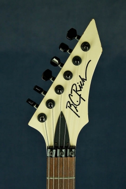 B.C.Rich Gunslinger White