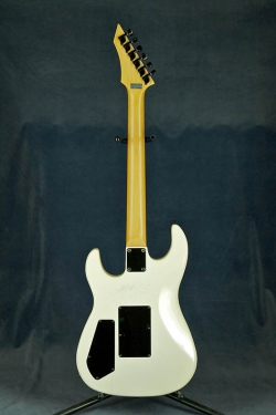 B.C.Rich Gunslinger White