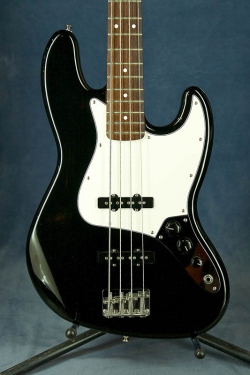 Fender Standard Jazz Bass