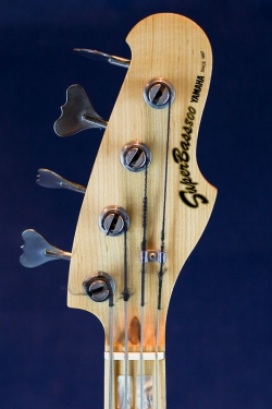 YAMAHA SUPER BASS 800