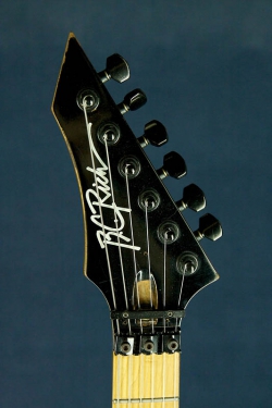 B.C.Rich Gunslinger (Black)