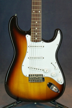 Fender Stratocaster ST-62TX (3TS)