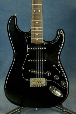 Squier SST-36 (Black)