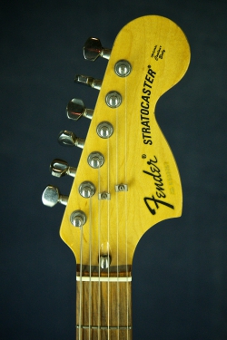 Fender Stratocaster ST-72 EMG