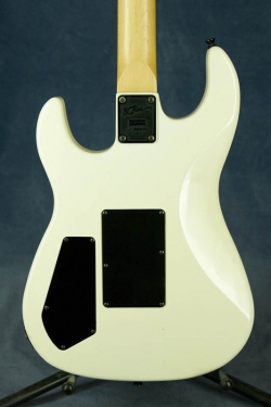 B.C.Rich Gunslinger White