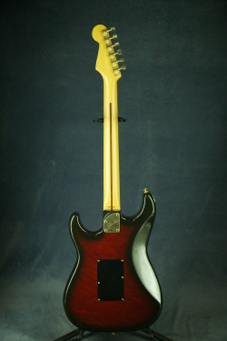 Fender Stratocaster STR-75