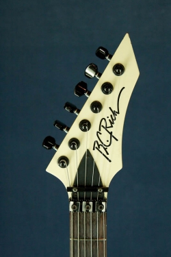 B.C.Rich Gunslinger White