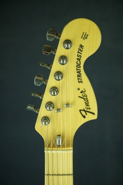  Fender Stratocaster ST-72