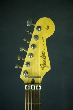 Fender Stratocaster STR-75