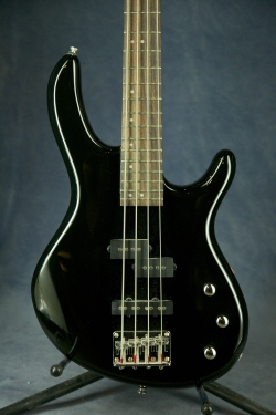 Cort Action Bass