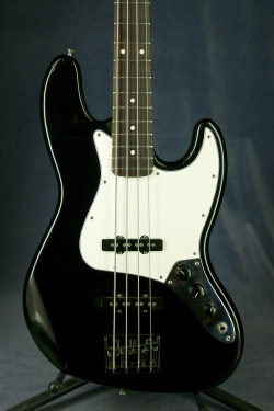 Fender Standard Jazz Bass