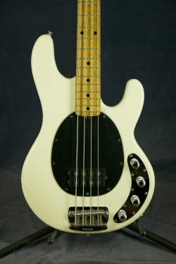 MUSIC MAN Stingray USA