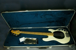 MUSIC MAN Stingray USA